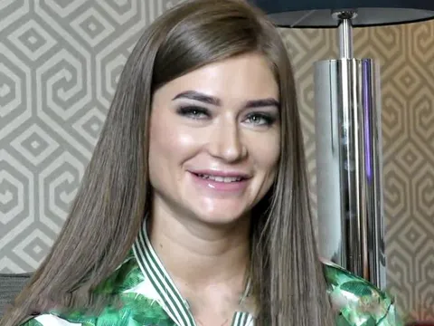 Спелая женщина пришла на кастинг Пьера Вудмана, где ей отлизали пизду и жестко ебали вдвоем