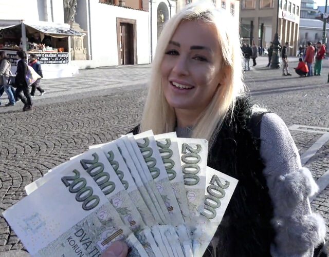Голубоглазая Блондинка Повелась На Деньги Чешского Пикапера